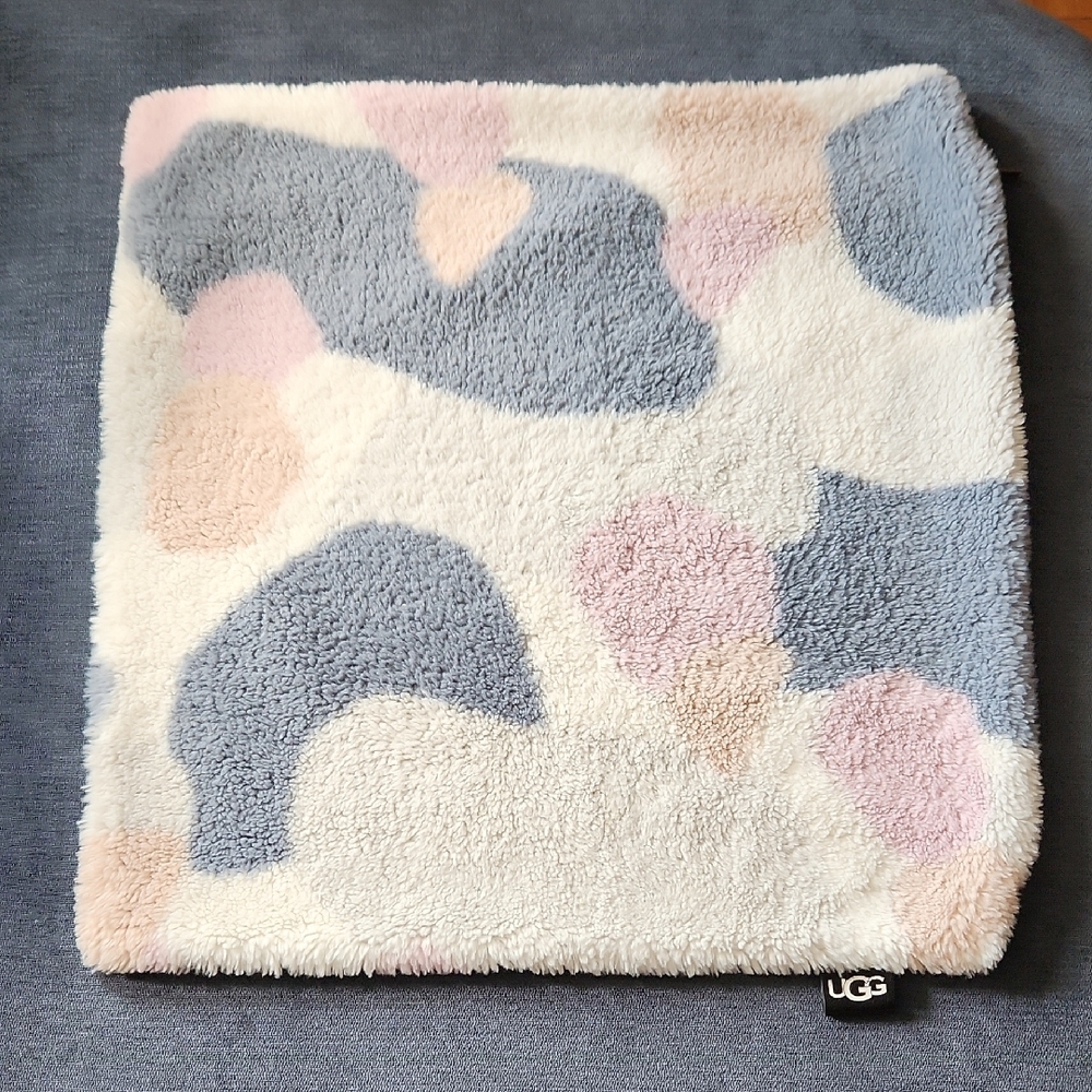 UGG Multicolor Plush Pillocover 20"x20"